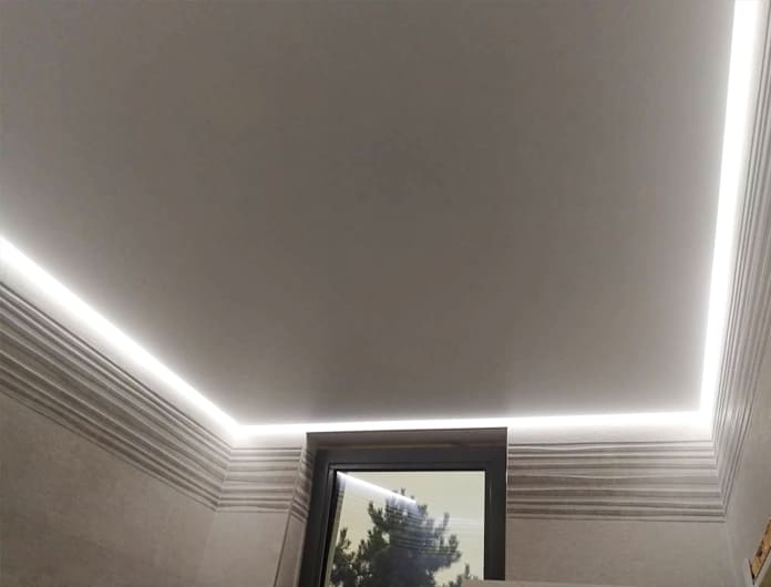 светодиодный потолок в коридоре после установки